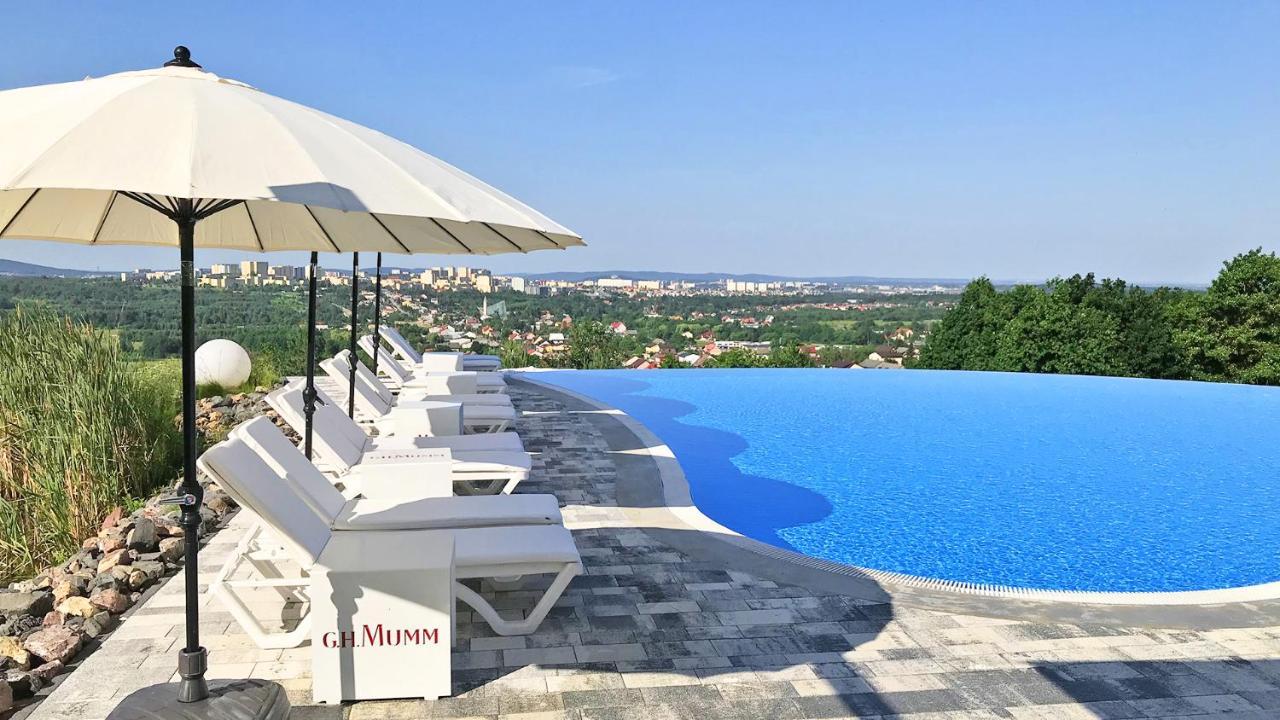 Odyssey Clubhotel Wellness & Spa Adults Only Kielce Exterior photo