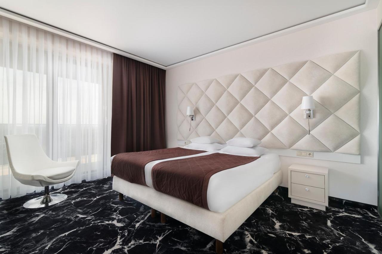 Odyssey Clubhotel Wellness & Spa Adults Only Kielce Exterior photo