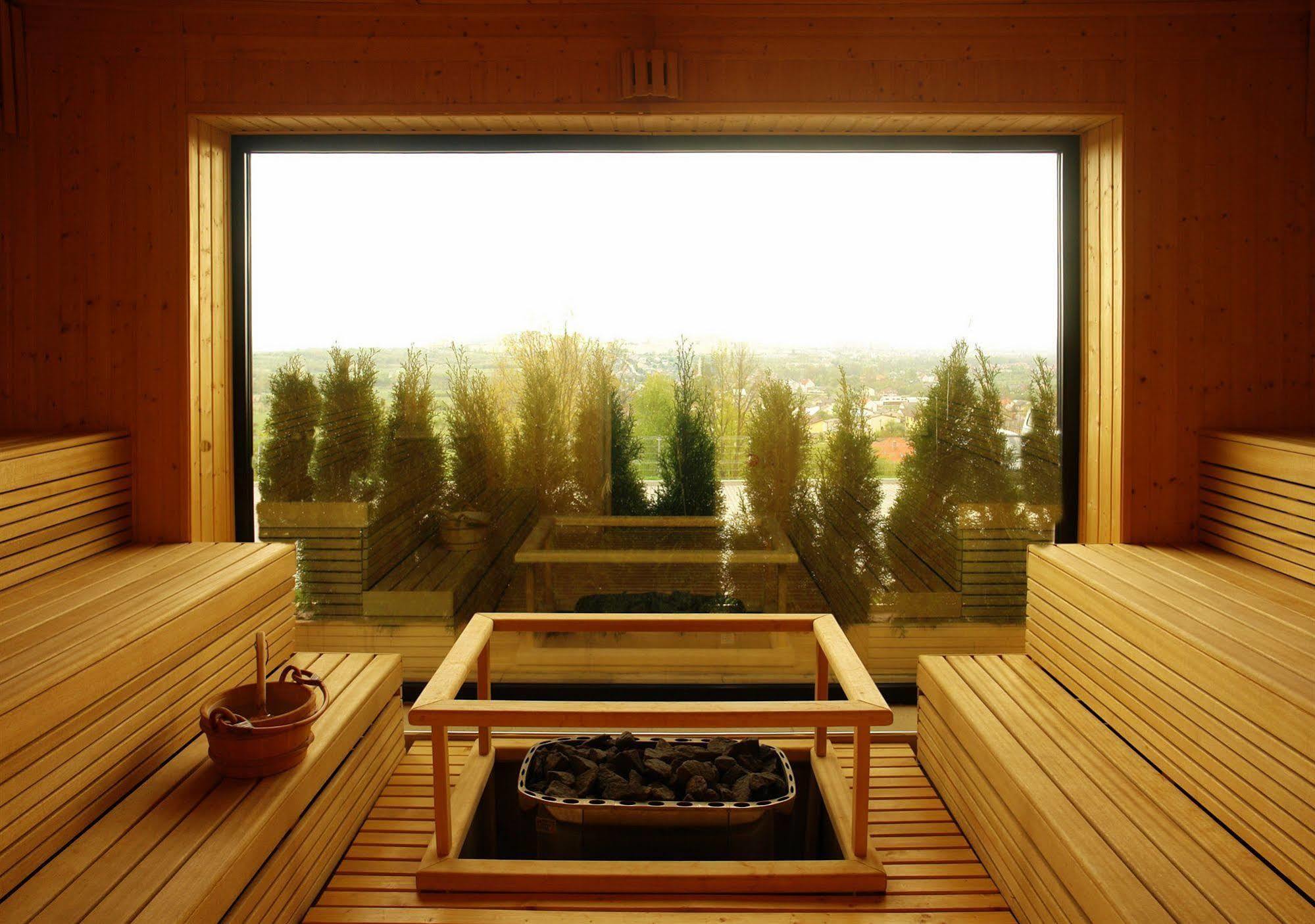 Odyssey Clubhotel Wellness & Spa Adults Only Kielce Exterior photo