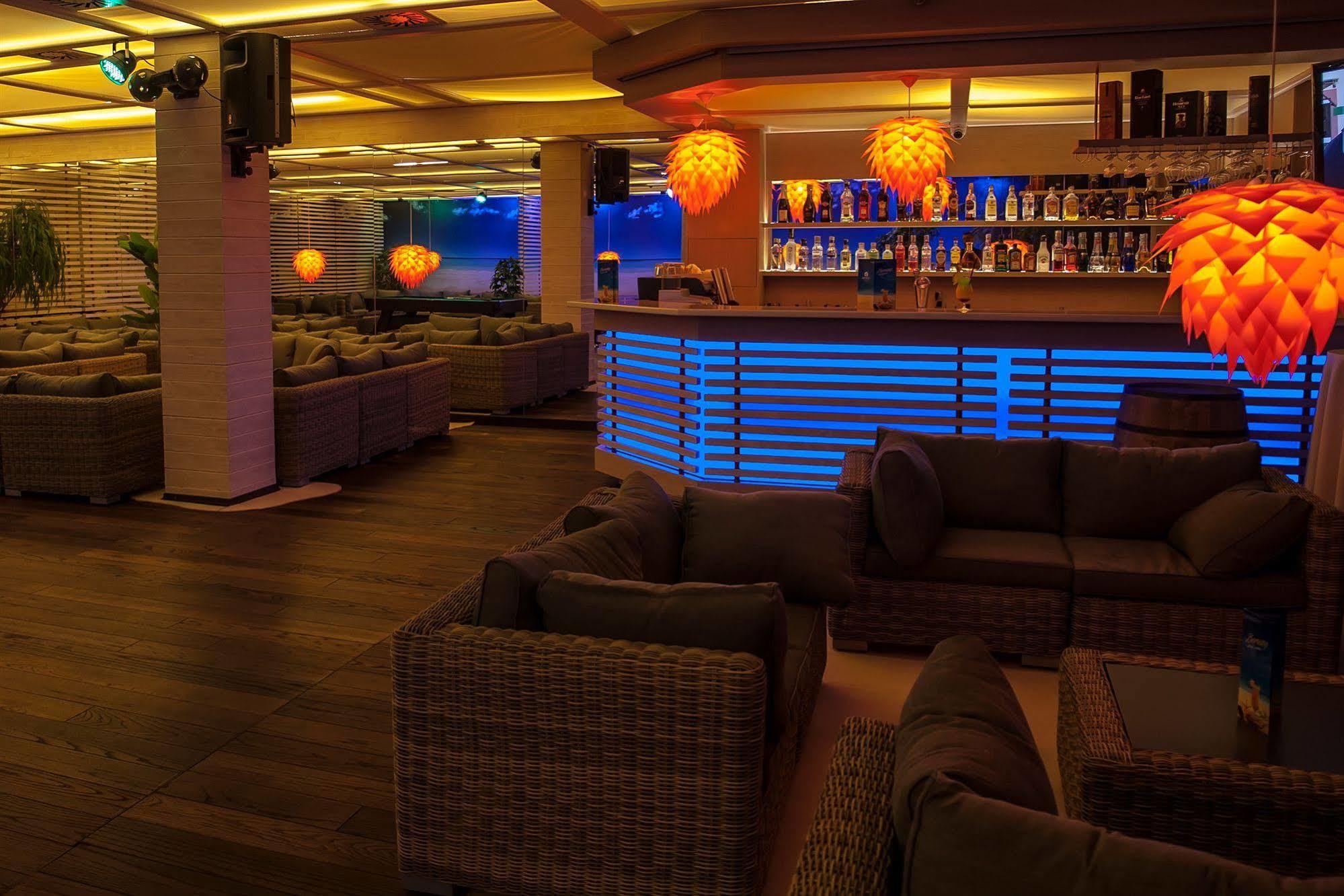 Odyssey Clubhotel Wellness & Spa Adults Only Kielce Exterior photo